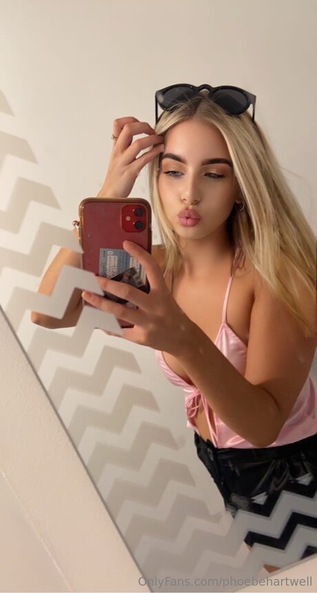 Phoebehartwell beste pornostar bilder