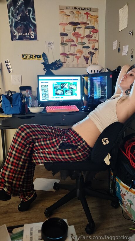 Faggotclown pornostar galerien