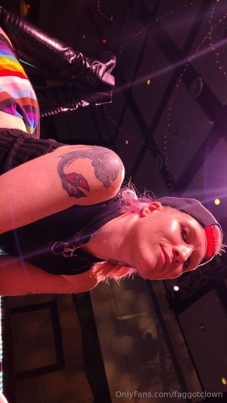 Faggotclown heiße hd archiv