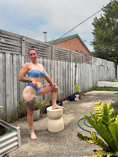 Whitraeofsunshine sexy top galerie