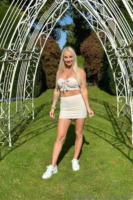 Jemanddazfree pornostar hd galerien