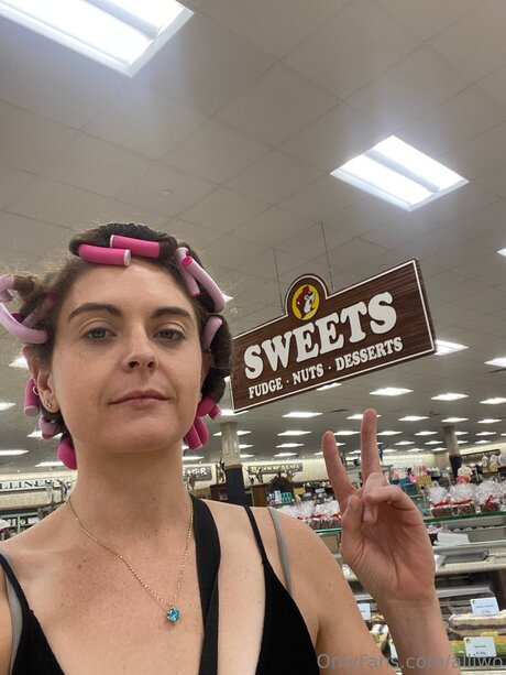 Alliwo nackt hübsche bilder