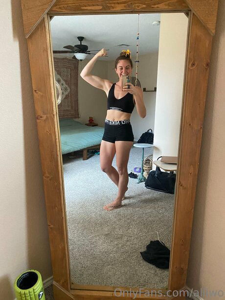 Alliwo pornostar nackte galerie