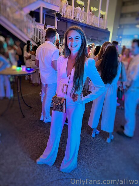 Alliwo exklusive nackte fotos