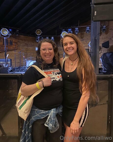 Alliwo top akt galerien