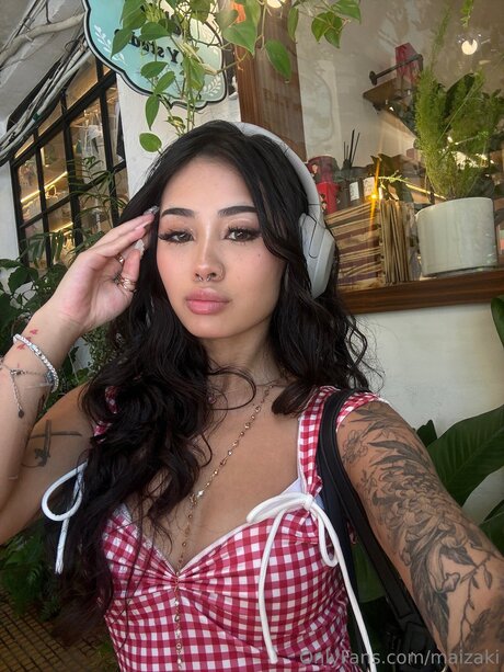 Carrotscake nackt perfekte bild