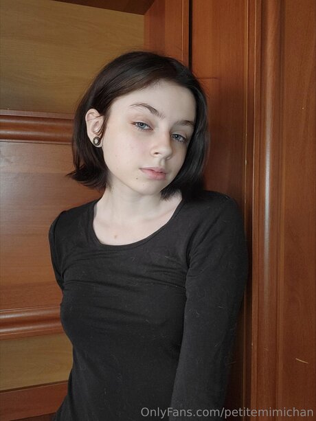 Petitemimiuwu schauspielerin schöne foto