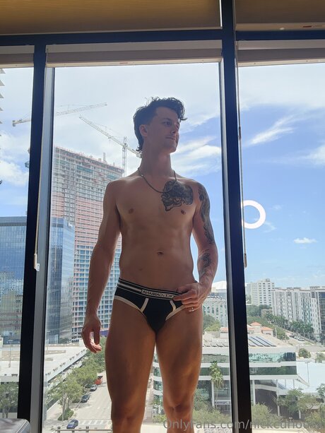 Nickcuriousx porno top foto