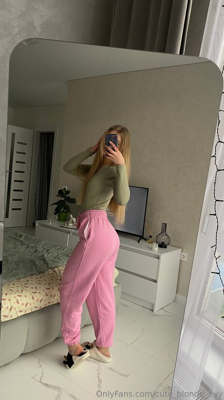 Cute Blonde Evy beste schöne bilder