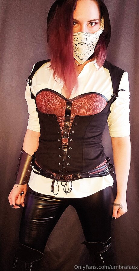 Umbrafaux schauspielerin akt bilder