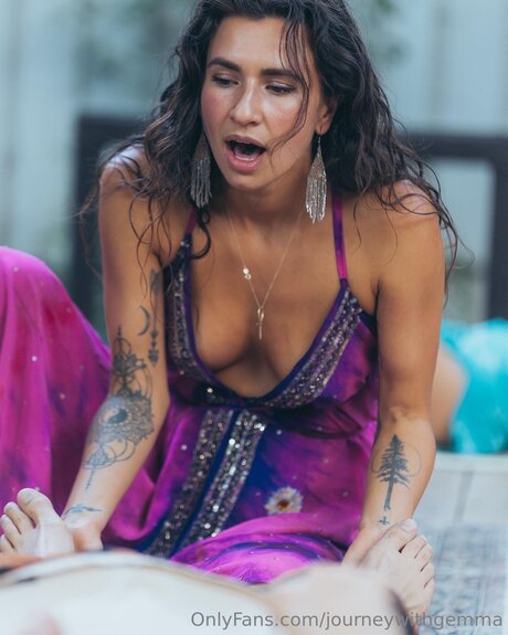 schwarze ebenholz-onlyfans nacktheit kunst bilder