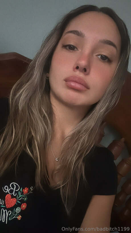 Badbitch1199 top nackten bild