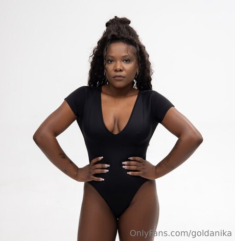 Goldanika exklusive sex foto