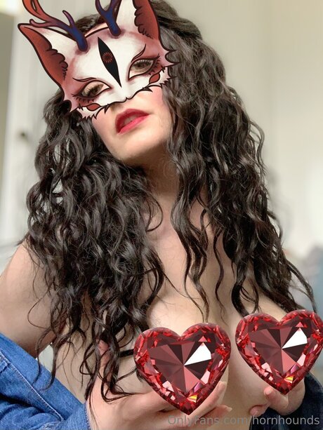 Hornhounds freie nacktheit archiv