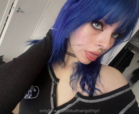 Bluehairgothgrl sexy nackte galerien