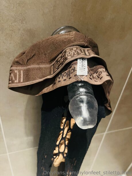 Nylonfeet Stiletto Free kunst nackt galerie