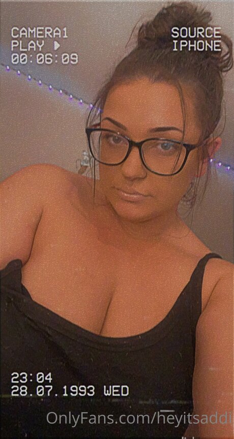 Heyitsaddi pornostar hd fotos