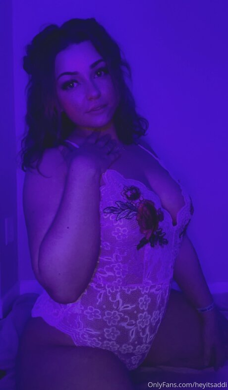 Heyitsaddi nackt nette galerien