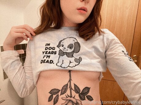 Crybabyleafree model nacktheit foto