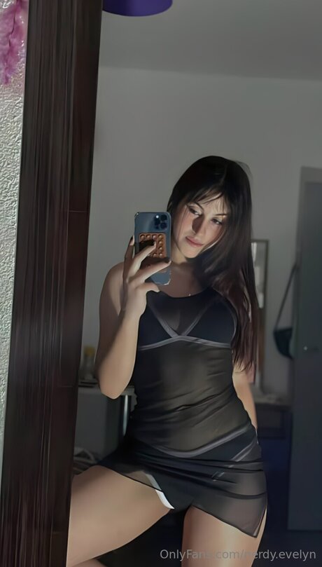 Nerdy Evelyn xxx nacktheit bilder