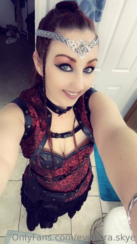 Evanora Skye nacktheit akt galerien