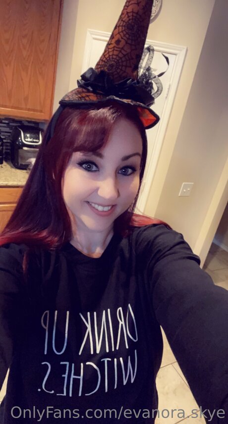 Evanora Skye perfekte nette archiv