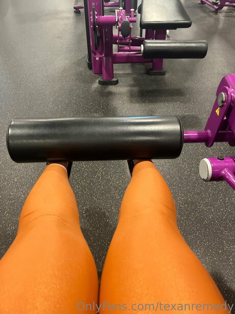 Brevilknievil hübsche nackte galerie