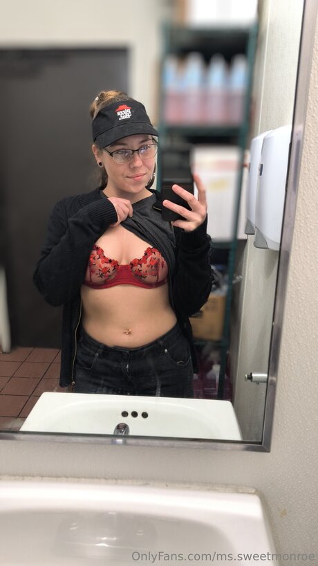 Ms Sweetmonroe model pornographische fotos