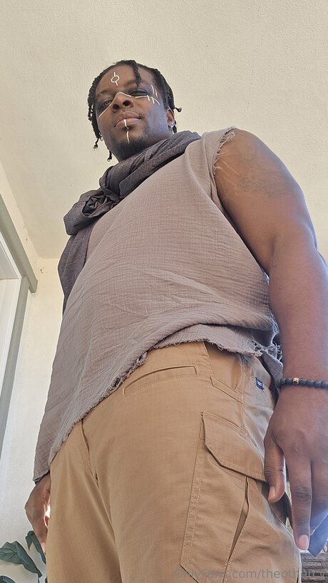 Theothercy nacktheit perfekte bilder