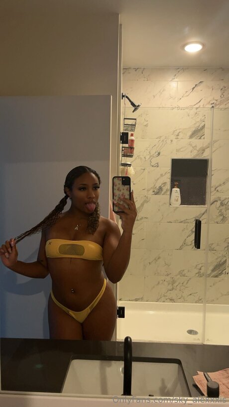 Sky Alexxxis schöne akt archiv