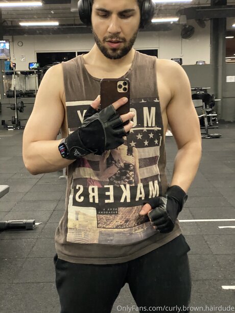 Curly Brown Hairdude top nackten foto