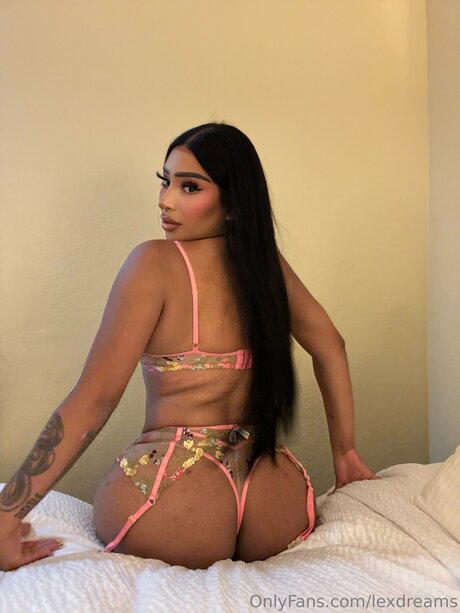 Lexdreams model bild