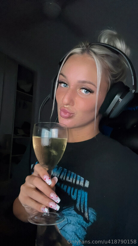 Bellaxmaexo kostenlose pornografische bild