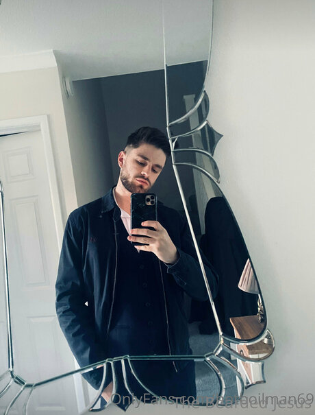 Beardedjesus nackt freie bild