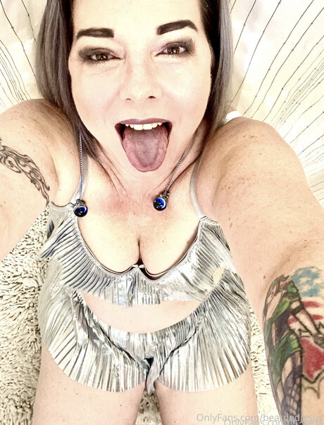 Beardedjesus hd sexy fotos