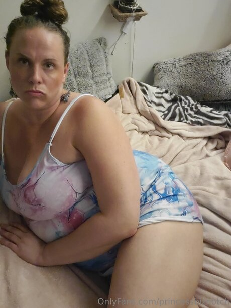 Thebza heiße nette galerien