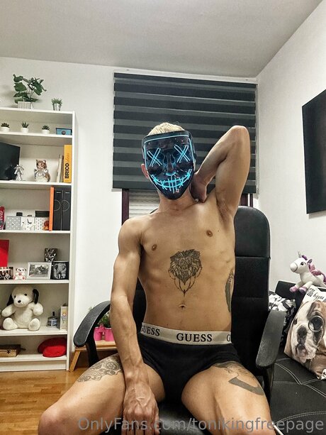 Tonikingfreepage pornostar schöne foto