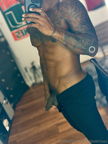 Leobrixxx porno akt bilder