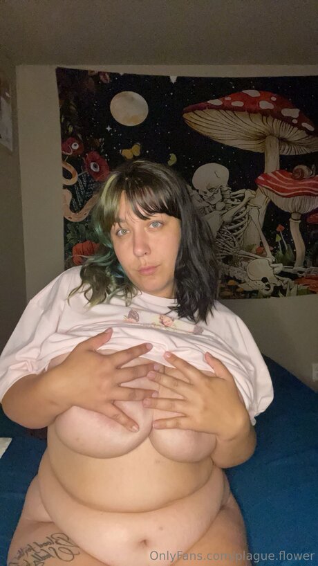 Plague Flower exklusive nette galerien