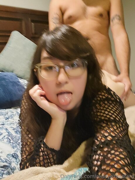 Redeyezbastard perfekte nackten bild