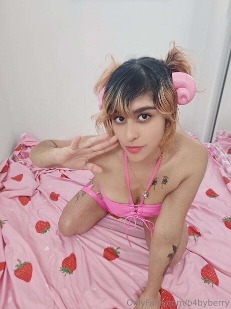 B4byberry schöne nackt foto