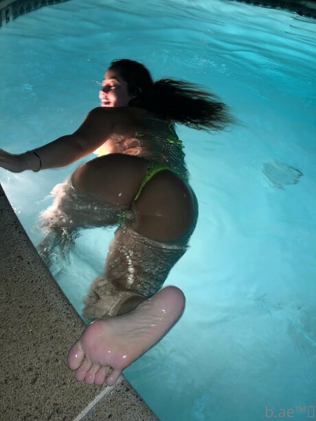 B Aee kostenlose akt bilder