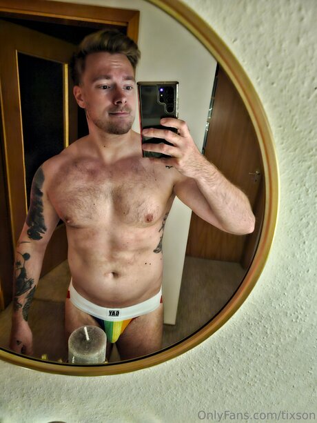 Tixson freie pornostar fotos