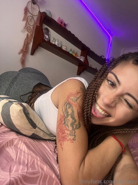 Nayiaroy nackt xxx bild