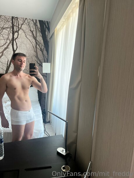 Mit Freddy sexy erwachsene foto