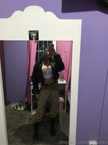 Julixholms nackte foto