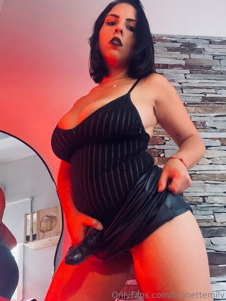 Brunettemily exklusive pornografische galerien