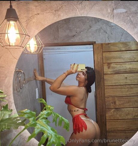 Brunettemily xxx freie bilder