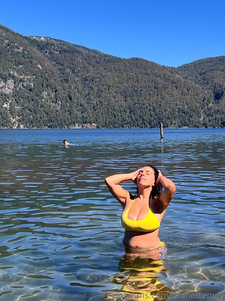 Brunettemily schöne xxx galerie