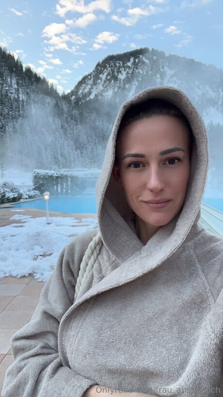 Frau Ansehnlich kunst xxx fotos